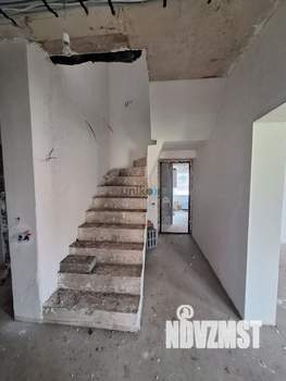 Коттедж 220м², 2-этажный, участок 6 сот.  