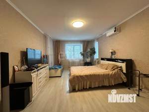 Дом 208м², 3-этажный, участок 6 сот.  