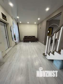 Дом 97м², 2-этажный, участок 9 сот.  