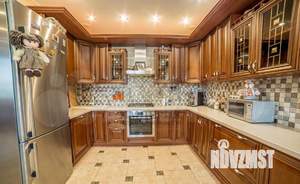 Дом 389м², 3-этажный, участок 12 сот.  