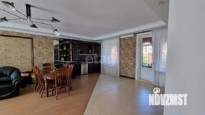 Дом 350м², 3-этажный, участок 12 сот.  