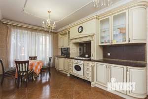 Дом 270м², 2-этажный, участок 6 сот.  