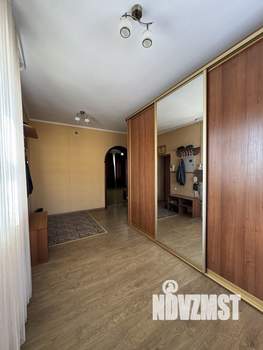 Дом 220м², 3-этажный, участок 10 сот.  