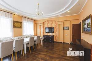 Коттедж 240м², 2-этажный, участок 9 сот.  