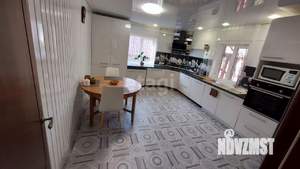 Дом 240м², 3-этажный, участок 10 сот.  