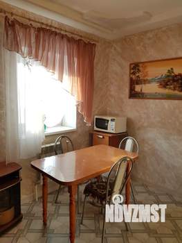 Коттедж 195м², 2-этажный, участок 10 сот.  