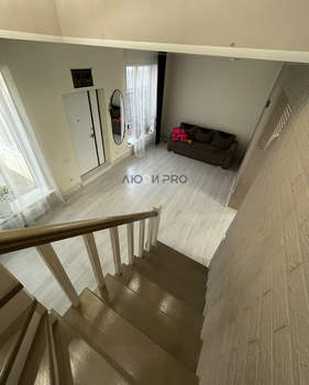 Дом 97м², 2-этажный, участок 9 сот.  