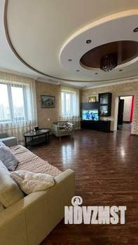 Дом 237м², 3-этажный, участок 13 сот.  