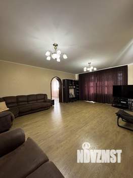 Дом 220м², 3-этажный, участок 10 сот.  