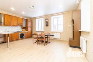 Коттедж 326м², 3-этажный, участок 15 сот.  