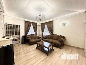 Дом 320м², 3-этажный, участок 9 сот.  