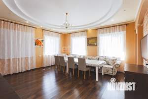 Коттедж 240м², 2-этажный, участок 9 сот.  