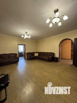 Дом 220м², 3-этажный, участок 10 сот.  