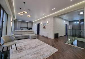 Дом 350м², 2-этажный, участок 30 сот.  