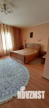 Коттедж 400м&sup2;, 2-этажный, участок 7 сот.  