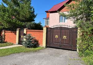 Дом 375м², 3-этажный, участок 13 сот.  