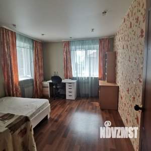 Коттедж 200м², 2-этажный, участок 15 сот.  