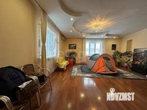 Дом 208м², 3-этажный, участок 6 сот.  