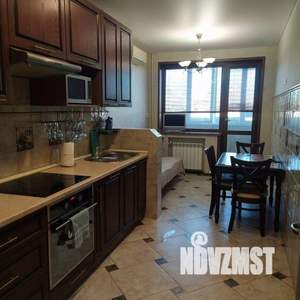 1-к квартира, посуточно, 56м2, 1/1 этаж