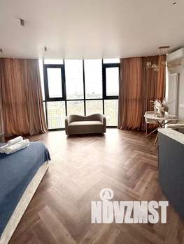 Студия квартира, посуточно, 35м2, 18/21 этаж