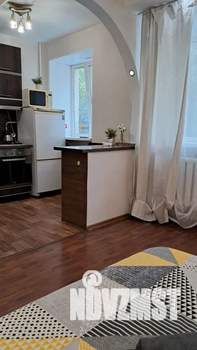 Студия квартира, посуточно, 40м2, 2/5 этаж