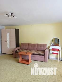 Студия квартира, посуточно, 38м2, 1/3 этаж