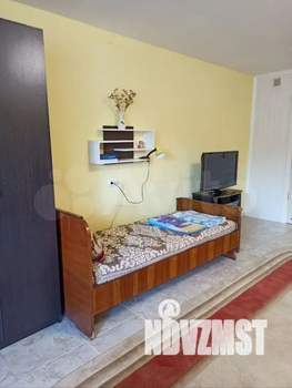 Студия квартира, посуточно, 38м2, 1/3 этаж