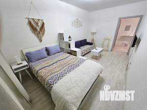 1-к квартира, посуточно, 35м2, 11/25 этаж