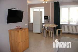 Студия квартира, посуточно, 35м2, 1/5 этаж