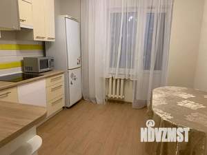 1-к квартира, посуточно, 42м2, 12/18 этаж