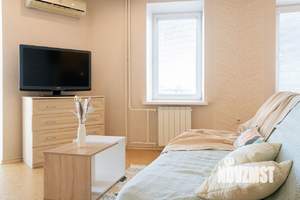 Студия квартира, посуточно, 46м2, 12/18 этаж