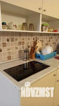Студия квартира, посуточно, 38м2, 1/3 этаж