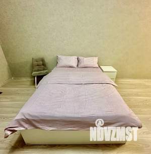 1-к квартира, посуточно, 40м2, 18/18 этаж