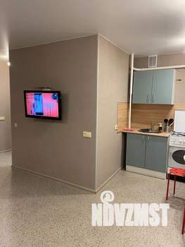 Студия квартира, посуточно, 35м2, 1/5 этаж