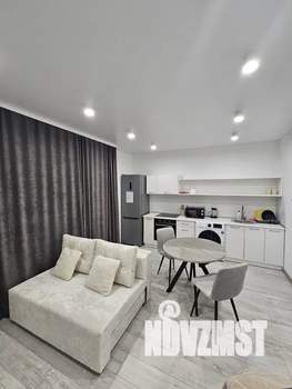 Студия квартира, посуточно, 31м2, 12/25 этаж