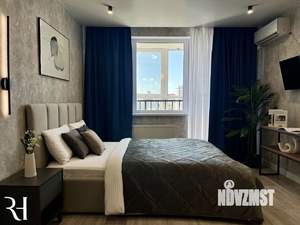 1-к квартира, посуточно, 35м2, 14/28 этаж