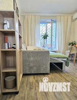 Студия квартира, посуточно, 14м2, 1/9 этаж