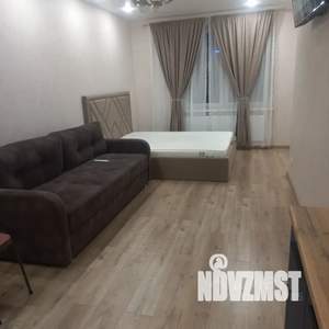 1-к квартира, посуточно, 37м2, 1/25 этаж