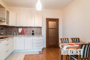 1-к квартира, посуточно, 50м2, 7/10 этаж