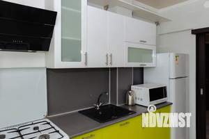 1-к квартира, посуточно, 38м2, 4/10 этаж