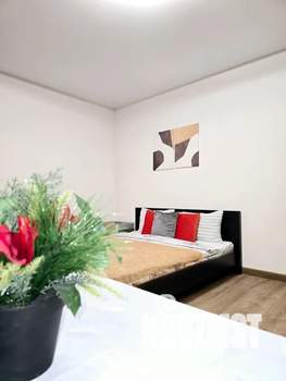 1-к квартира, посуточно, 35м2, 4/25 этаж