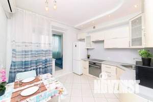 1-к квартира, посуточно, 44м2, 11/18 этаж