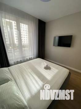 2-к квартира, посуточно, 61м2, 3/33 этаж