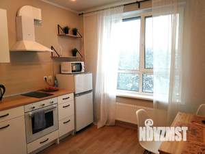 1-к квартира, посуточно, 37м2, 8/10 этаж