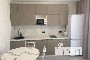 1-к квартира, посуточно, 43м2, 21/28 этаж