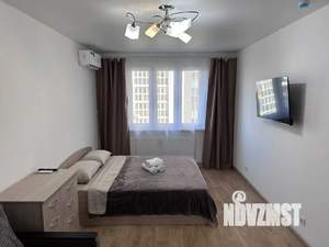 1-к квартира, посуточно, 35м2, 4/10 этаж