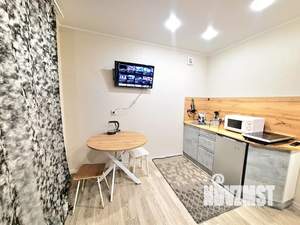 Студия квартира, посуточно, 35м2, 1/9 этаж