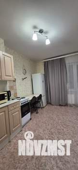 Студия квартира, посуточно, 43м2, 11/20 этаж