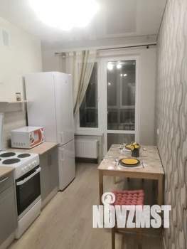 1-к квартира, посуточно, 40м2, 10/25 этаж