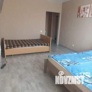 1-к квартира, посуточно, 41м2, 18/25 этаж